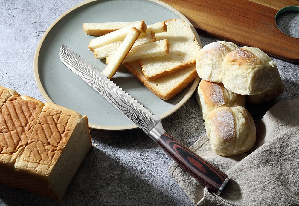 Universal Classic 8" Bread Knife